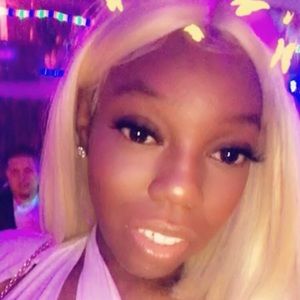 Meet your Posher, Ebony